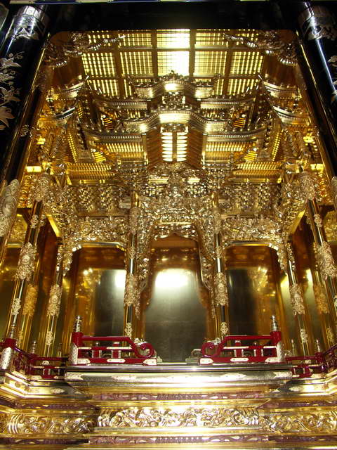 仏壇内部・宮殿